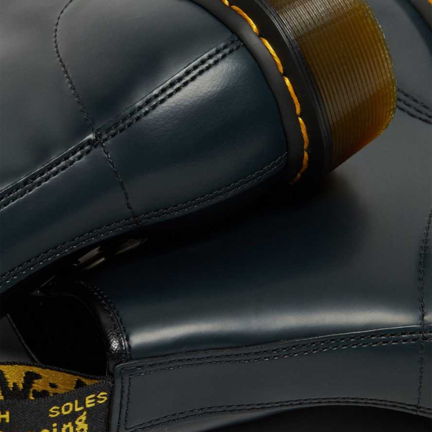 Dr. Martens 1460 Boot in Navy Blue