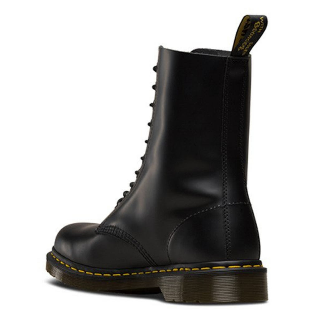 Dr. Martens 1490 Boot in Black
